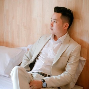 CEO - Cát Bà Du ký